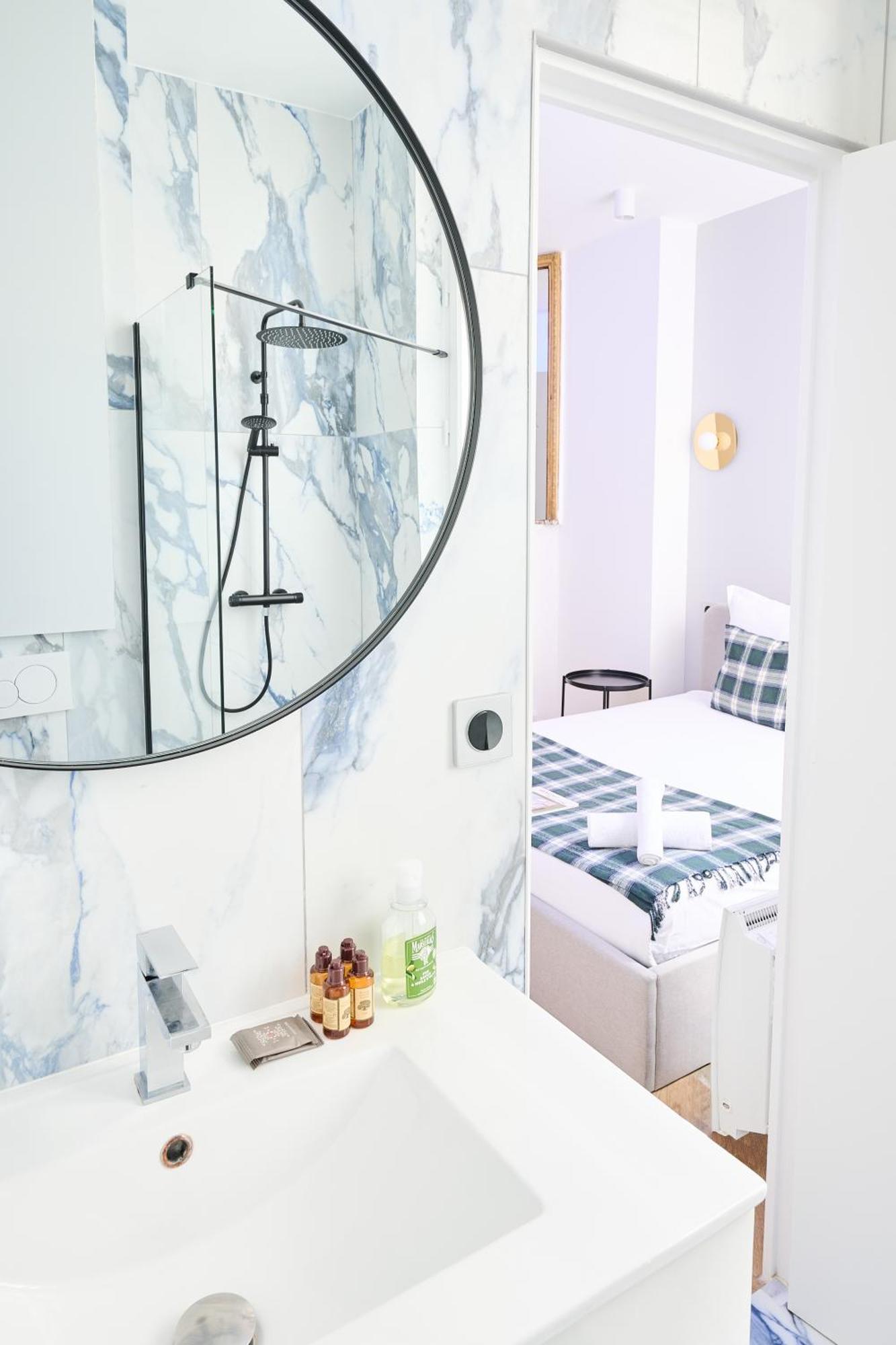 Champs Elysees!Montaigne, New Luxurious 6Pers Flat باريس المظهر الخارجي الصورة